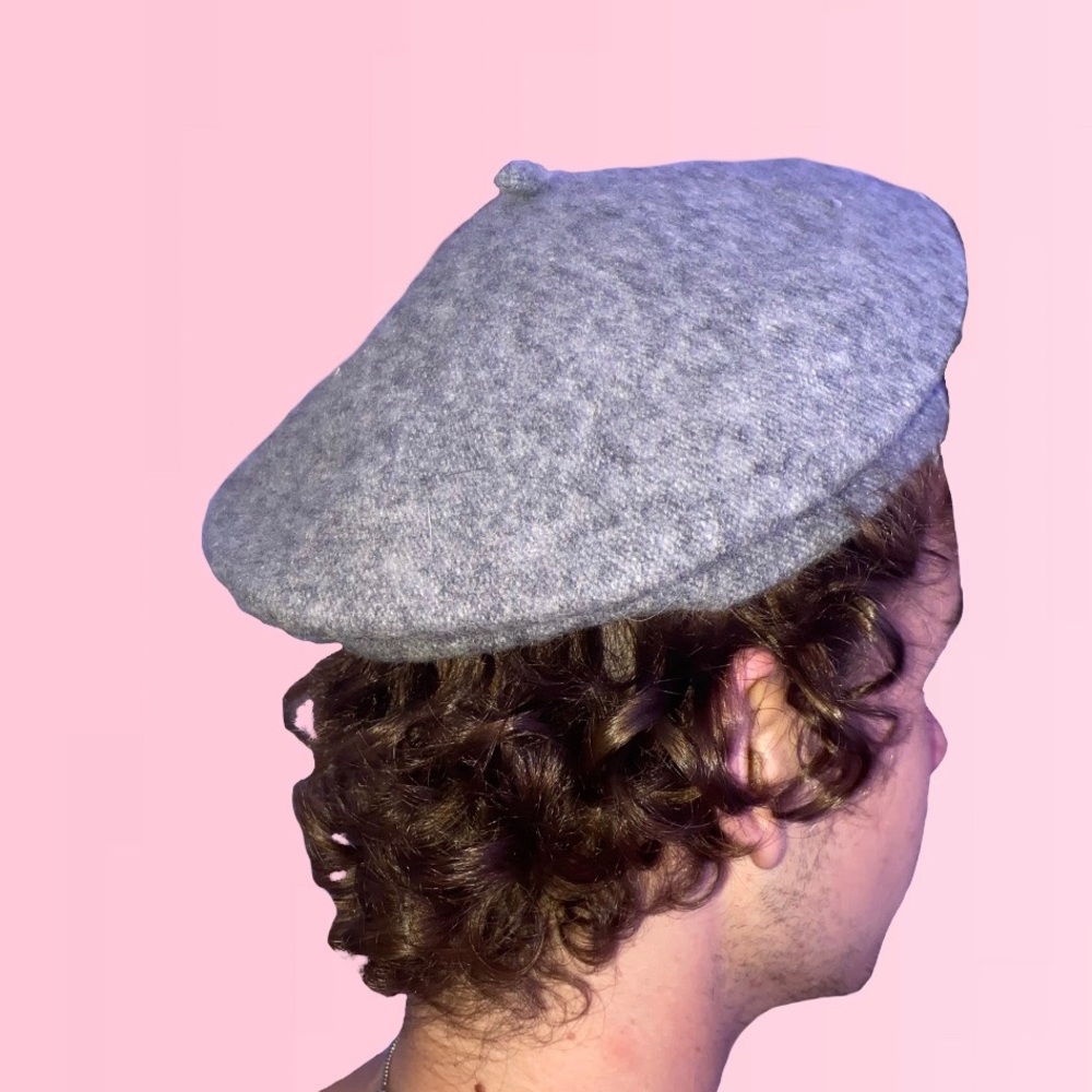 gray beret ✨